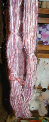 Skein of low-twist singles yarn